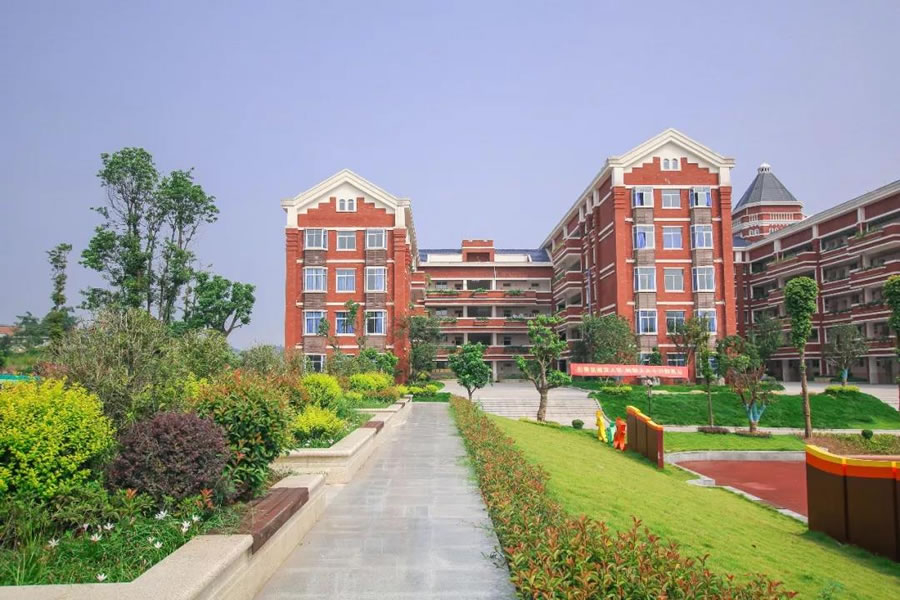 宜賓東辰國際學(xué)校