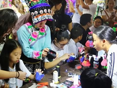 太驚艷！東辰美術(shù)工作坊在四川省展現(xiàn)場被觀眾“包圍”！