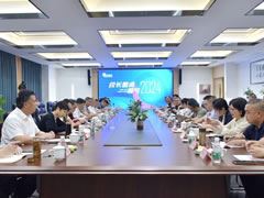 弘揚(yáng)法治精神 踐行依法治校 丨東辰教育第五次校長(zhǎng)圓桌峰會(huì)